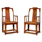 A MAGNIFICENT PAIR OF LARGE HUANGHUALI CONTINUOUS YOKEBACK ARMCHAIRS, NANGUANMAOYI, LATE MING DYNASTY | 晚明 黃花梨南官帽椅成對