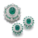  EMERALD AND DIAMOND BROOCH AND A PAIR OF EAR CLIPS
