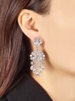 Pair of Diamond Pendent Earrings | 格拉夫| 鑽石耳墜一對 (鑽石共重約21.60克拉)