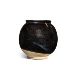 A black-glazed ovoid jar, Yuan / Ming dynasty | 元 / 明 黑釉罐