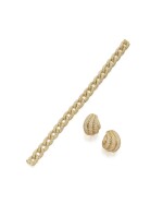 GOLD AND DIAMOND BRACELET AND PAIR OF EARCLIPS, HENRY DUNAY