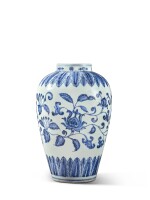 An extremely rare blue and white 'lotus' vase, Ming dynasty, Xuande / Zhengtong period | 明宣德 / 正統 青花纏枝番蓮紋瓶