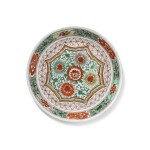 A FAMILLE VERTE SAUCER DISH | QING DYNASTY, SHUNZHI PERIOD, 17TH CENTURY