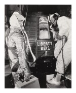 [MERCURY-REDSTONE 4] VINTAGE SILVER GELATIN PRINT OF GUS GRISSOM AND JOHN GLENN WITH THE LIBERTY BELL 7, CA JULY 1961.