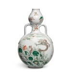 A very rare famille-verte 'dragon-carp' moonflask,Qing dynasty, Kangxi period |  清康熙 五彩錦鯉化龍圖抱月瓶