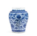 A large blue and white 'lotus' jar,  Ming dynasty, 17th century | 明十七世紀 青花花卉紋直頸大罐