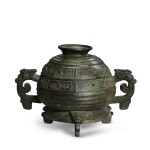 A large archaic bronze ritual food vessel and cover, gui Western Zhou dynasty | 西周 青銅獸耳龍紋蓋簋