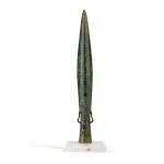 An inscribed bronze spearhead, Eastern Zhou dynasty, Warring States period, Bashu culture | 東周戰國時期 巴蜀文化青銅虎蟬紋矛頭