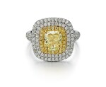  FANCY YELLOW DIAMOND AND DIAMOND RING | 2.01卡拉 古墊形 彩黃色 SI2淨度 鑚石 配 鑚石 戒指
