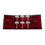 A SET OF SIX EDWARDIAN SILVER CHAMPAGNE COUPES, WALKER & HALL, SHEFFIELD, 1907