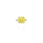 FANCY VIVID YELLOW DIAMOND AND DIAMOND RING | 艷彩黃色鑽石配鑽石戒指