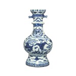 A rare blue and white 'phoenix and crane' vase, Mark and period of Wanli | 明萬曆 青花雲鳳紋雙耳瓶 《大明萬曆年製》款