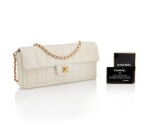 CHANEL | SQUARE QUILT WHITE LEATHER E/W AND GOLD-TONE METAL FLAP BAG 