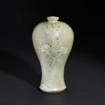 A Korean slip-decorated celadon meiping, Joseon dynasty 朝鮮王朝 青瓷象嵌花卉紋梅瓶