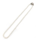 Cultured pearl and diamond necklace [Collier perles de culture et diamants]