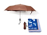 A set of two folding umbrellas and terry cloth blanket, Circa 2010 | 百達翡麗 | 一套兩把雨傘及毛巾被，約2010年製