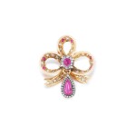 Broche saphirs roses et diamants | Pink sapphire and diamond brooch