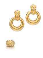 CHAUMET | GOLD AND DIAMOND DEMI-PARURE | 尚美 18K金 配 鑽石 戒指及吊耳環套裝