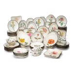 AN EXTENSIVE ASSEMBLED ENGLISH PEARLWARE BOTANICAL DESSERT SERVICE, EARLY 19TH CENTURY