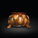 A sancai-glazed pottery tripod censer, Tang dynasty | 唐 三彩三足爐