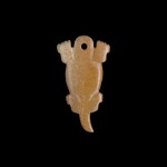 A small jade reptile pendant, Shang dynasty | 商 玉鰐