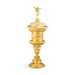A large Edwardian 18 carat gold cup and cover, Sebastian Garrard for R. & S. Garrard & Co., London, 1901
