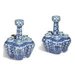 A PAIR OF CHINESE EXPORT BLUE AND WHITE TULIP VASES, LATE QING DYNASTY