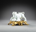 A Louis XV style gilt-bronze mounted probably Japanese porcelain tiger, 19th century | Tigre en porcelaine probablement du Japon, monture de bronze doré de style Louis XV, XIXe siècle