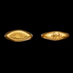 Two gold rings with incised bezels Java, Indonesia, 10th - 15th century | 十至十五世紀 印尼爪哇 生命之樹及寶螺紋金戒指一組兩枚