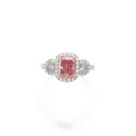 Rare Fancy Vivid Purplish Pink diamond and coloured diamond ring | 罕有艷彩紫粉紅色鑽石及彩色鑽石戒指