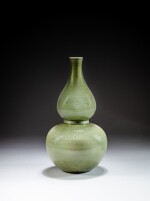 A rare 'Longquan' celadon-glazed double-gourd vase, Ming dynasty | 明 龍泉青釉葫蘆瓶