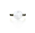 Bague perle de culture et émail, “Trèfles” | Cultured pearl and enamel ring, 'Clovers'
