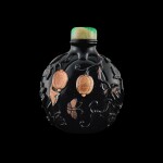 An aventurine glass overlay black glass 'gourds' snuff bottle, Qing dynasty, 19th century | 清十九世紀 黑地套金星玻璃瓜瓞綿綿鼻煙壺