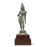 A superbly cast large copper alloy figure of Parvati, Vijayanagara period, 15th / 16th century |  南印度 毗奢耶那伽罗王朝十四至十五世紀 銅雪山女神立像