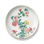 A LARGE CHINESE FAMILLE-ROSE 'FLORAL' DISH QING DYNASTY, YONGZHENG PERIOD | 清雍正 粉彩花卉圖大盤