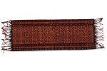 Une écharpe, une jupe et deux nattes, Indonésie, début du 20e siècle | One shoulder cloth, a skirt and two mats, Indonesia, early 20th century