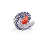 Coral, sapphire and diamond ring [Bague corail, saphirs et diamants]