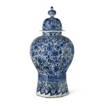 A DUTCH DELFT BLUE AND WHITE LARGE OCTAGONAL BALUSTER VASE AND COVER, CIRCA 1700