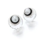 Pair of rock-crystal, cultured pearl, onyx and diamond earclips (Paio di orecchini in cristallo di rocca, perle coltivate, onice e diamanti)
