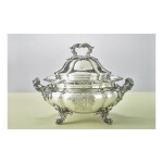 A WILLIAM IV SILVER SOUP TUREEN AND COVER, PAUL STORR, LONDON, 1836