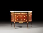 A LOUIS XVI SATINÉ COMMODE, ATTRIBUTED TO CHARLES TOPINO | COMMODE EN PLACAGE DE SATINÉ D'ÉPOQUE LOUIS XVI, ATTRIBUÉE À CHARLES TOPINO