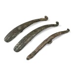 A group of three bronze belt hooks, Eastern Zhou dynasty, Warring States period | 東周 戰國 銅帶鉤一組三件