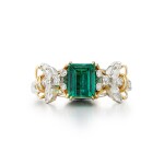 'Two Bees' Emerald and Diamond Ring | Schlumberger for Tiffany & Co. | 'Two Bees' 2.01 克拉 天然「哥倫比亞」無油祖母綠 配 鑽石 戒指