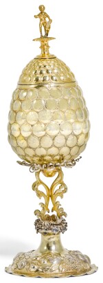  A GERMAN SILVER-GILT FRUIT-SHAPED CUP AND COVER, THE FOOT MARKED FOR CHRISTIAN HORNUNG, AUGSBURG, CIRCA 1680