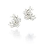 Pair of diamond earrings (Paio di orecchini con diamanti)