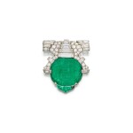 Cartier | Emerald Doublet, Emerald and Diamond Clip, France  卡地亞   祖母綠二層石配祖母綠及鑽石別針，法國